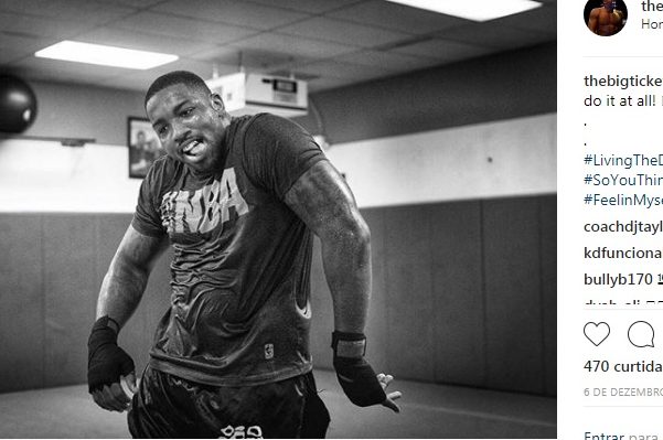 Lutador do UFC faz post emocionante após morte de enteada: “Cuide de nós”