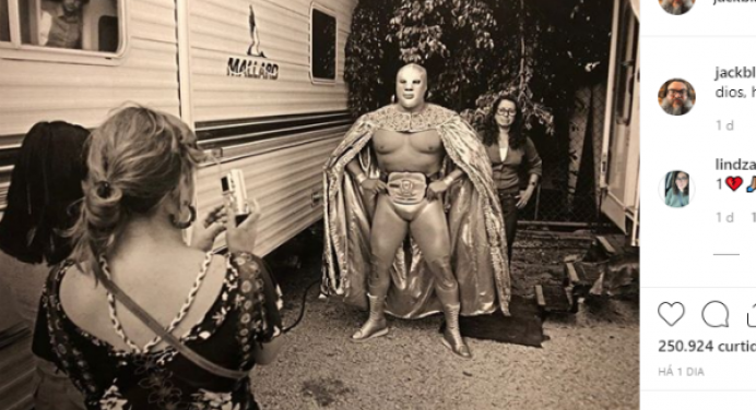 Astro do telecatch mexicano morre durante luta em Londres