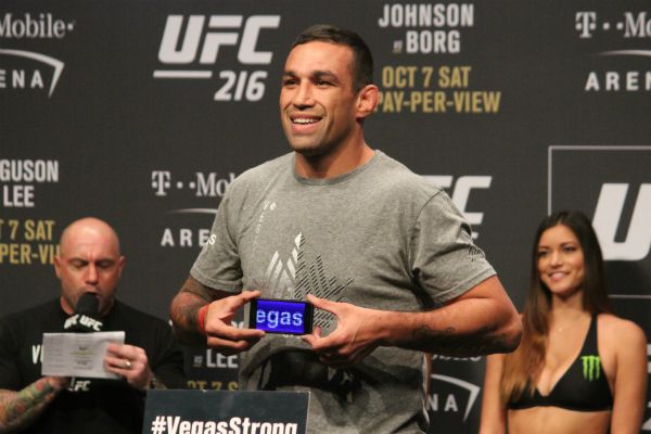 Expulsão de colégios e aulas cabuladas! Fabrício Werdum relembra infância hiperativa
