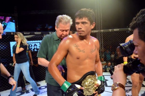 Campeão inusitado! Klinger ‘Do Boxe’ é o grande destaque do Jungle Fight 100