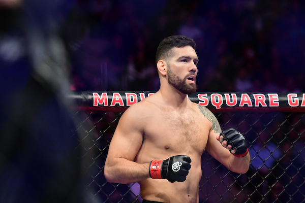 Motivado por volta ao peso-médio, Weidman mira duelo com Adesanya: “Sou uma luta ruim para ele”