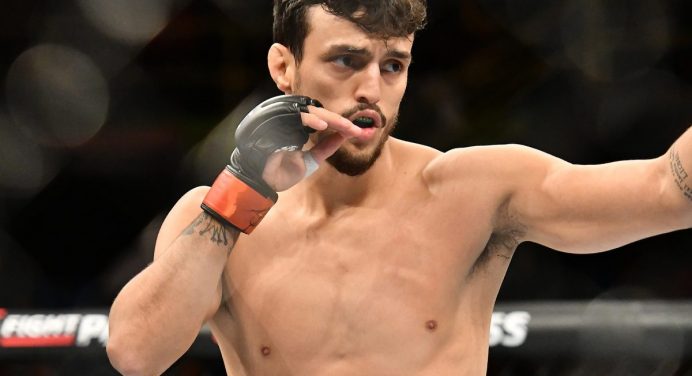 Ultimate encaminha Ricardo Carcacinha vs Charles Jourdain para setembro