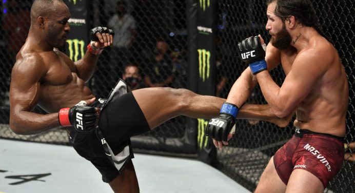 Kamaru Usman domina Masvidal e mantém cinturão dos meio-médios do UFC