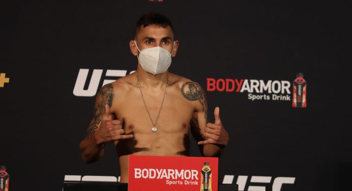 Após ser derrotado por Deiveson, Alex Perez promete recuperação rápida no UFC