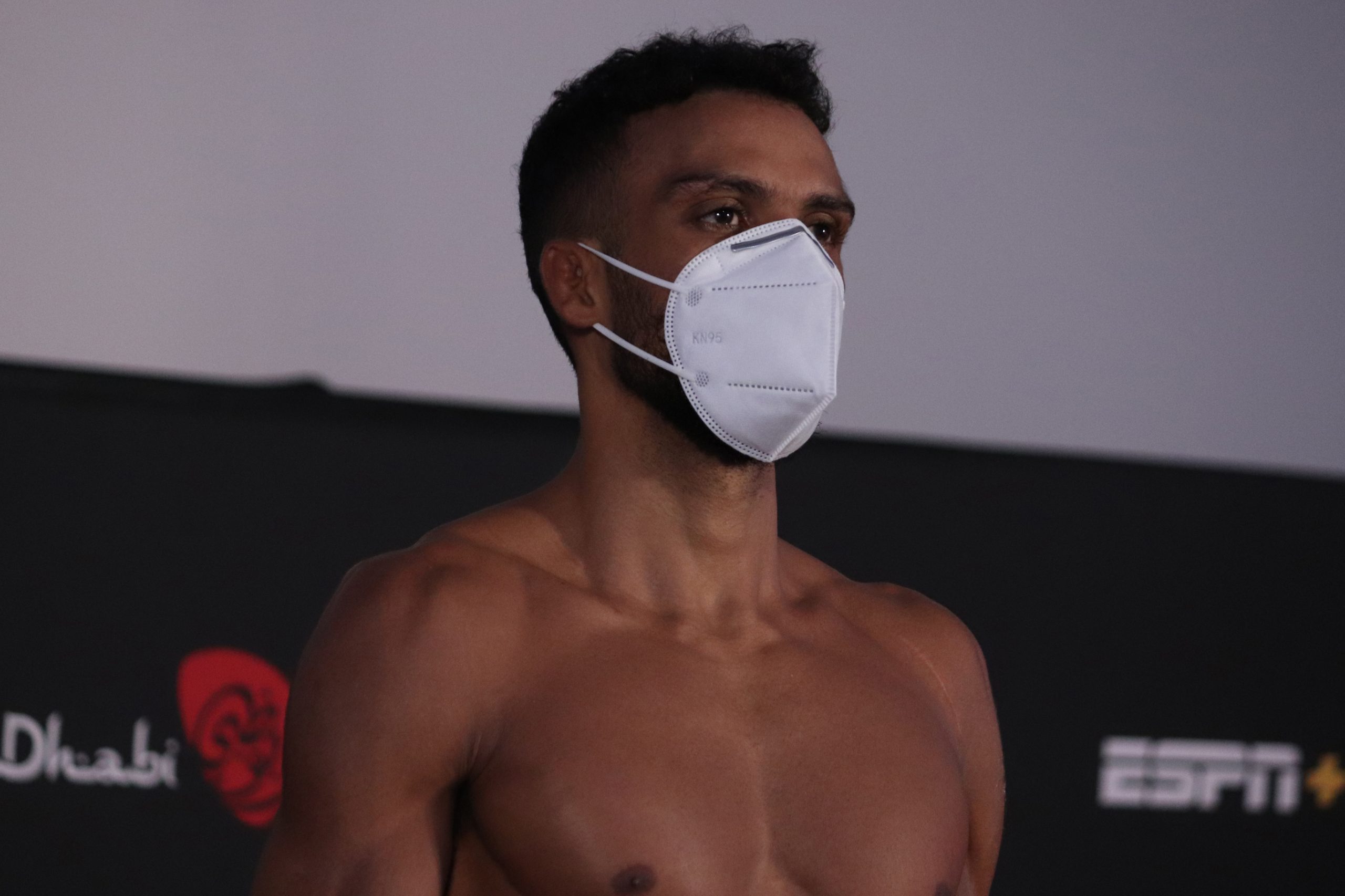 Edson Barboza revela que treinador usou frase de filhos para motivá-lo durante a luta