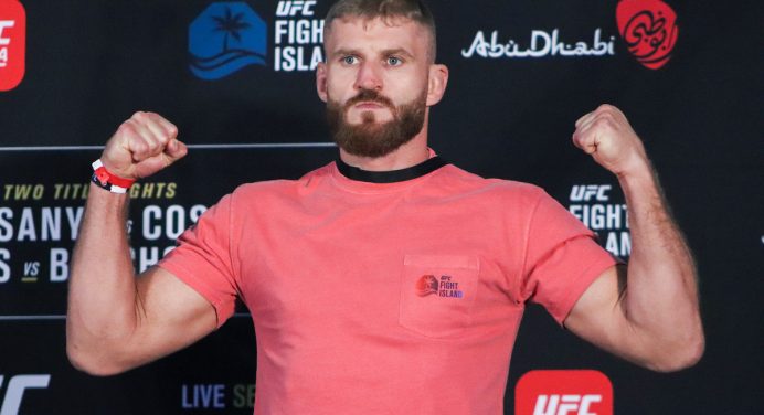Jan Blachowicz analisa derrota para Glover e projeta duelo com Aleksandar Rakic