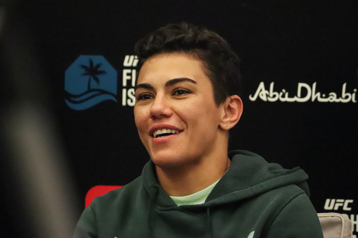 Perto de disputar título dos moscas, ‘Bate-Estaca’ admite interesse em cinturão dos galos