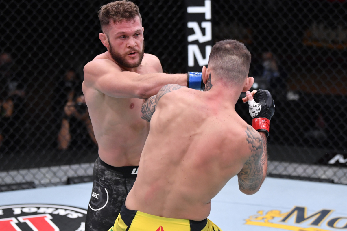 Renato ‘Moicano’ é surpreendido e acaba nocauteado no 1º round do UFC 256