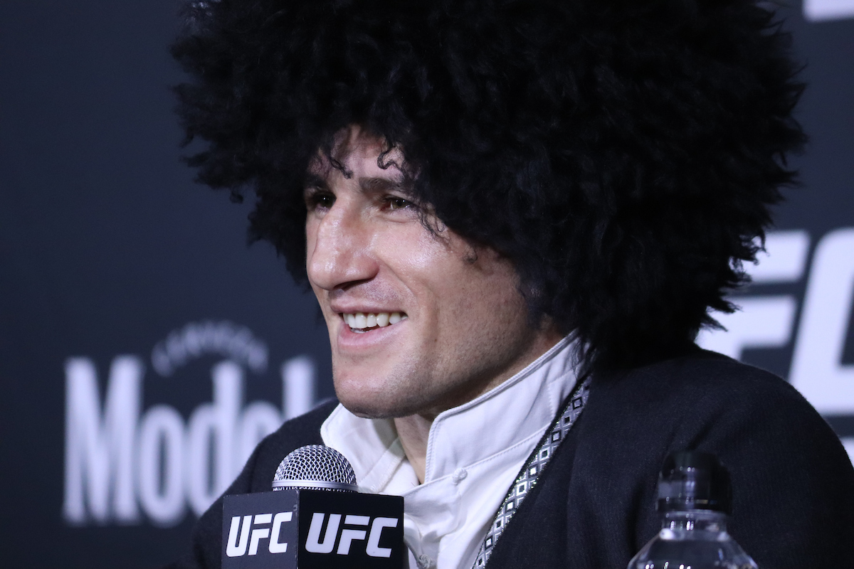 De forma respeitosa, integrante do top 15 dos galos desafia Marlon Moraes