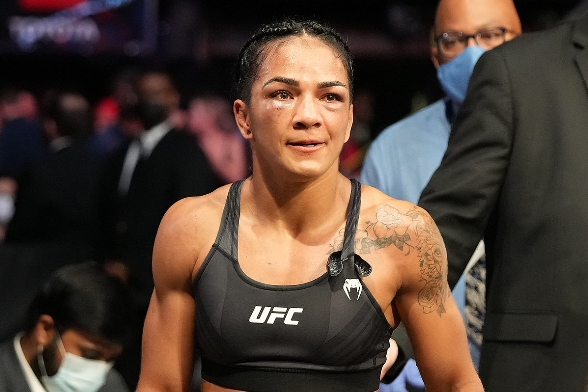 “Injustiçada”! Viviane Araújo reclama de juízes e acusa rival de ter desistido de luta