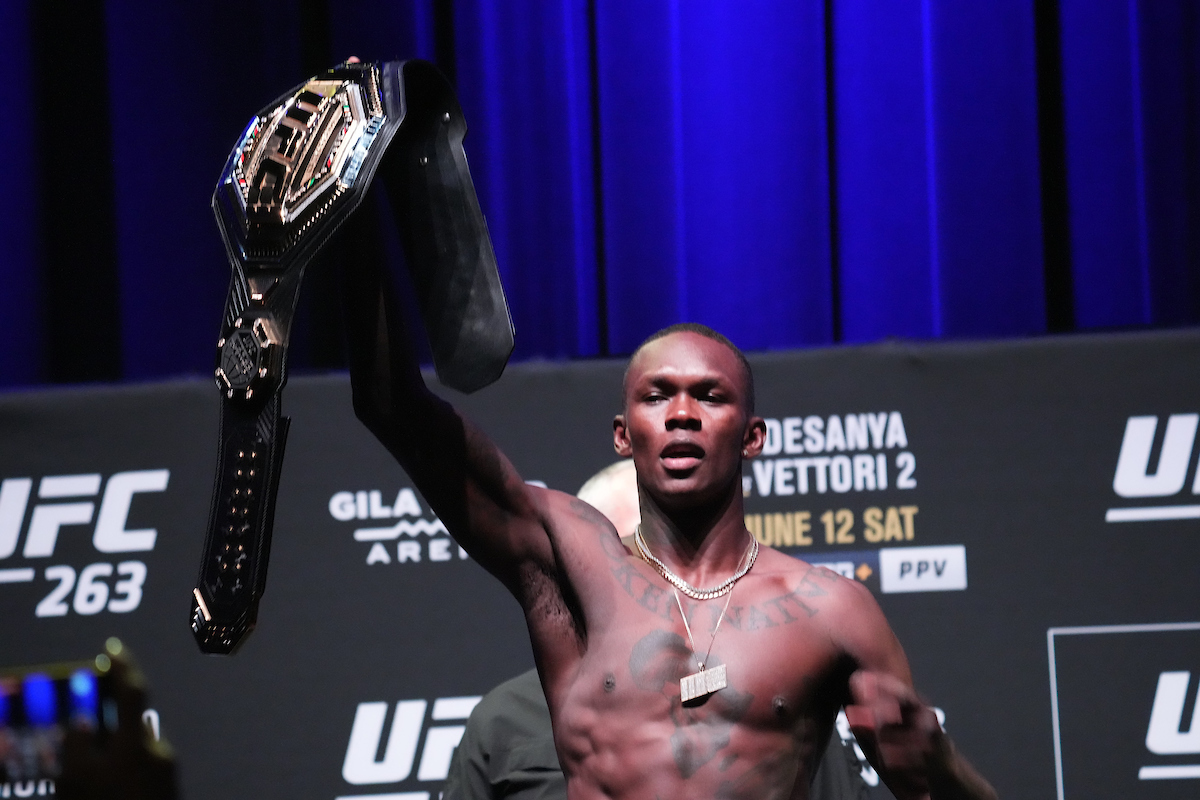 Israel Adesanya afasta chance de encarar Usman e ataca empresário do compatriota