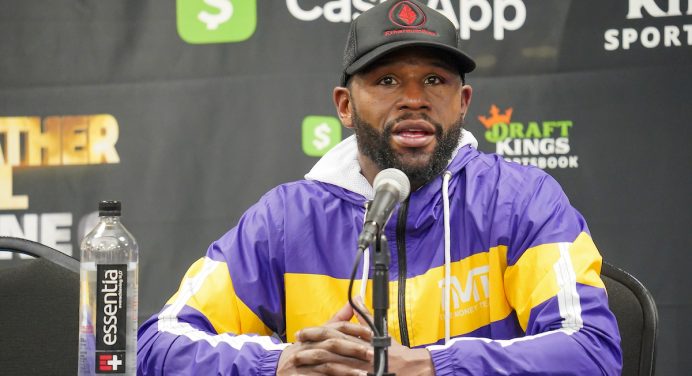 Mayweather revela negociação para realizar luta de boxe com McGregor em 2023