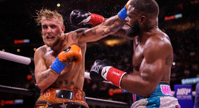 Ex-UFC critica Tyron Woodley por atuação contra Jake Paul: “Foi vergonhoso”