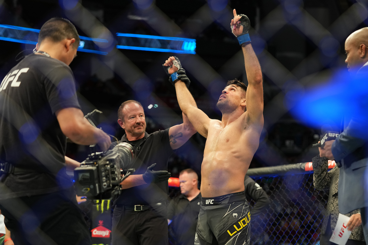 Luque reforça interesse em disputa com Usman, mas diz: “Estou pronto para o que vier”