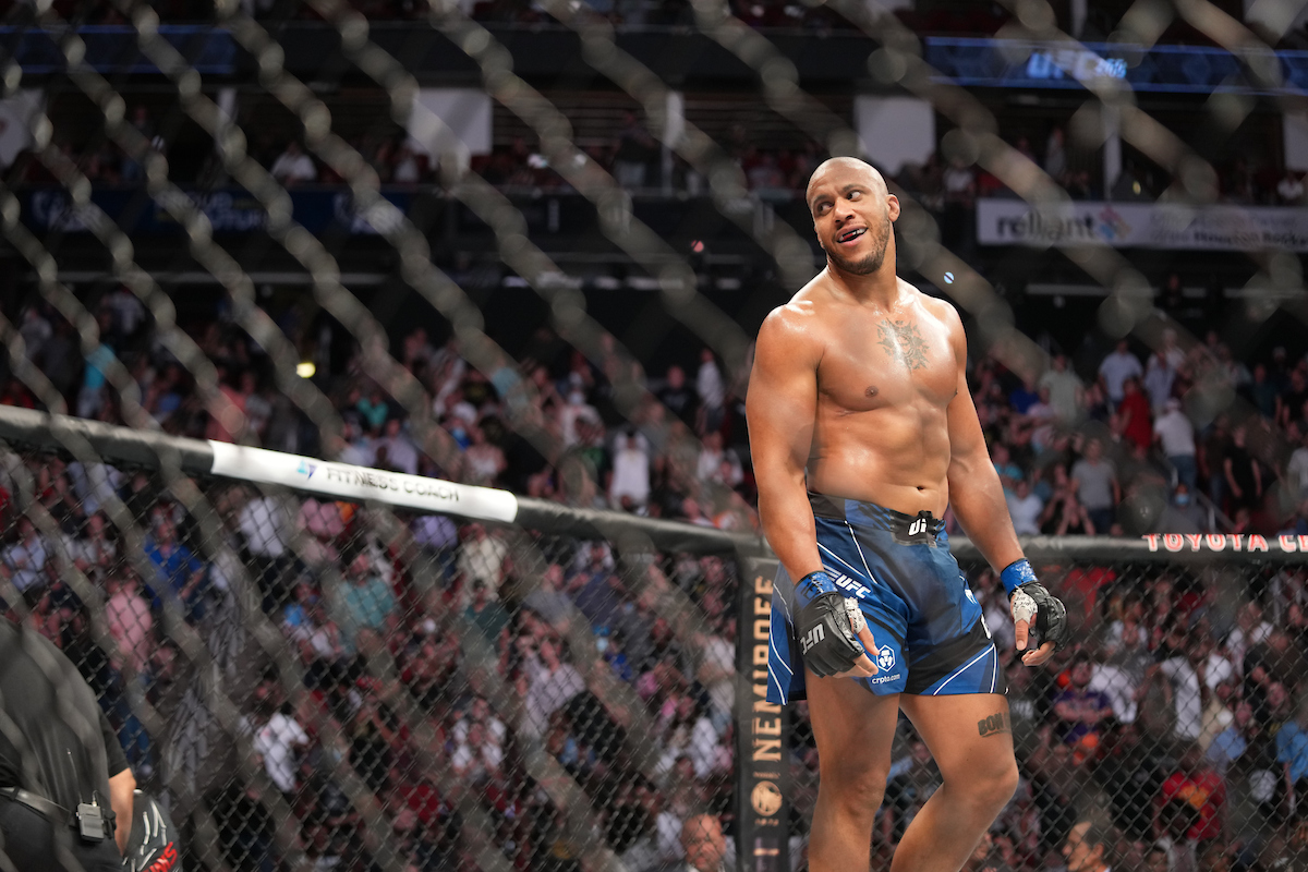 Joe Rogan rasga elogios a Ciryl Gane: “Está em um nível realmente alto”