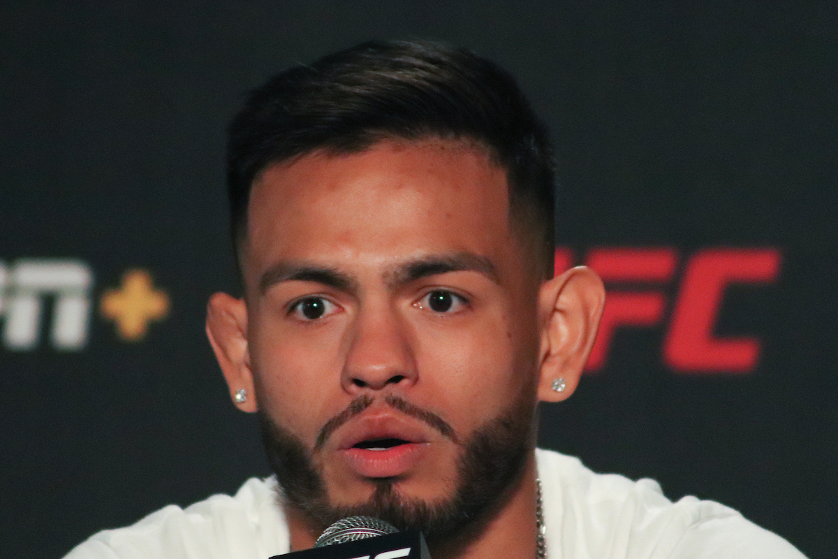 Rival elogia Pantoja, mas aposta que estilo agressivo do brasileiro será sua “ruína”