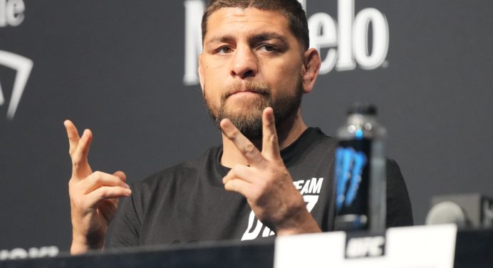 Nick Diaz reaparece após seis anos e rouba a cena em coletiva do UFC 266