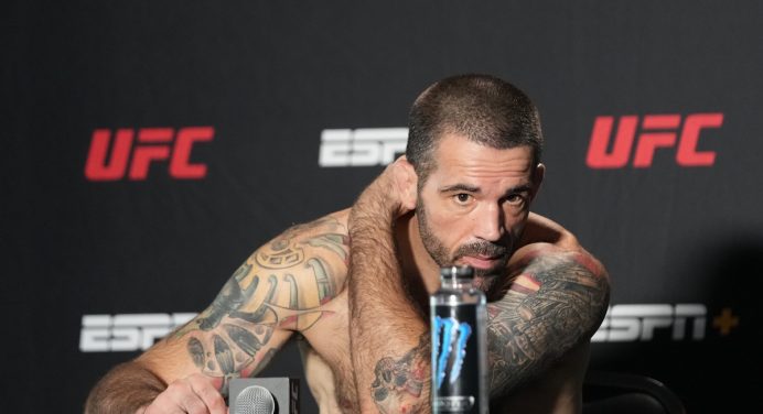 Matt Brown testa positivo para COVID-19 e está fora da luta contra Barberena