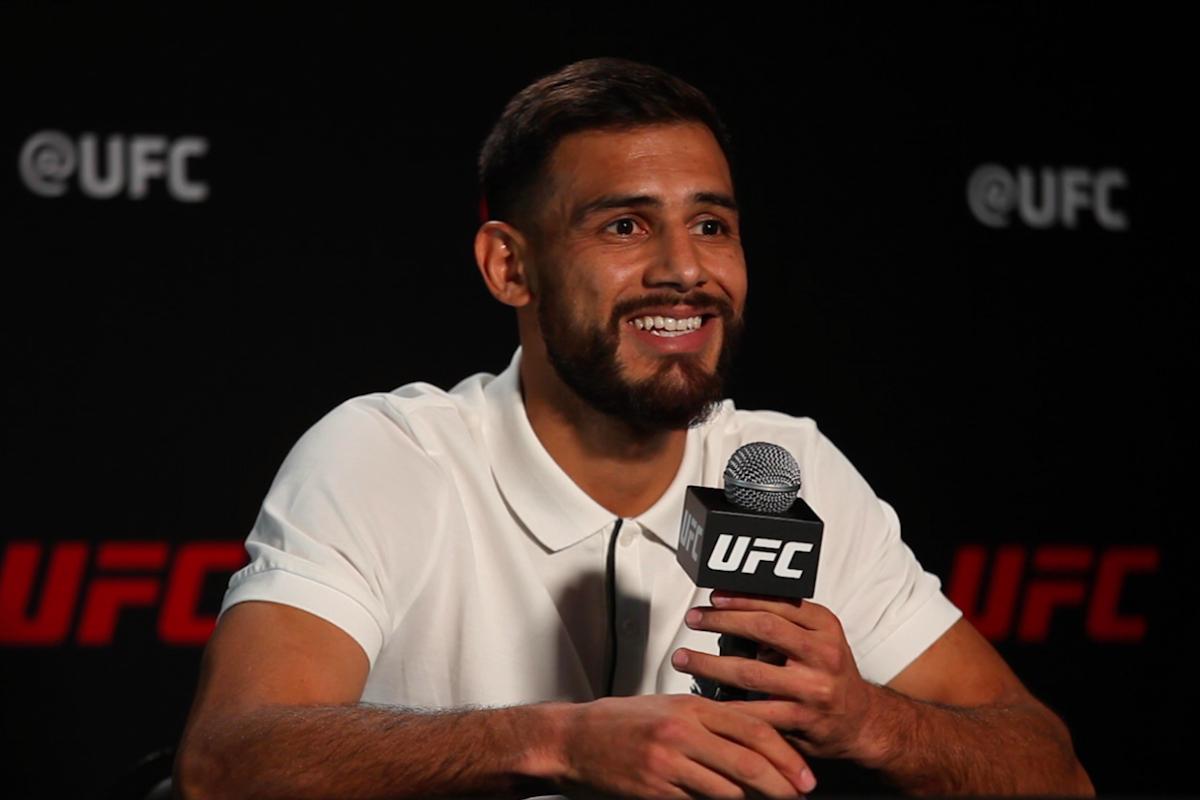 Yair Rodríguez revela promessa de ‘title shot’ em caso de vitória sobre Brian Ortega