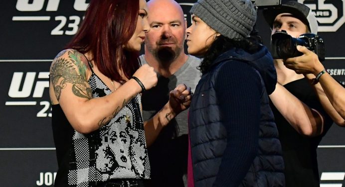 De olho em Amanda Nunes, Cris Cyborg impõe condição para voltar ao UFC