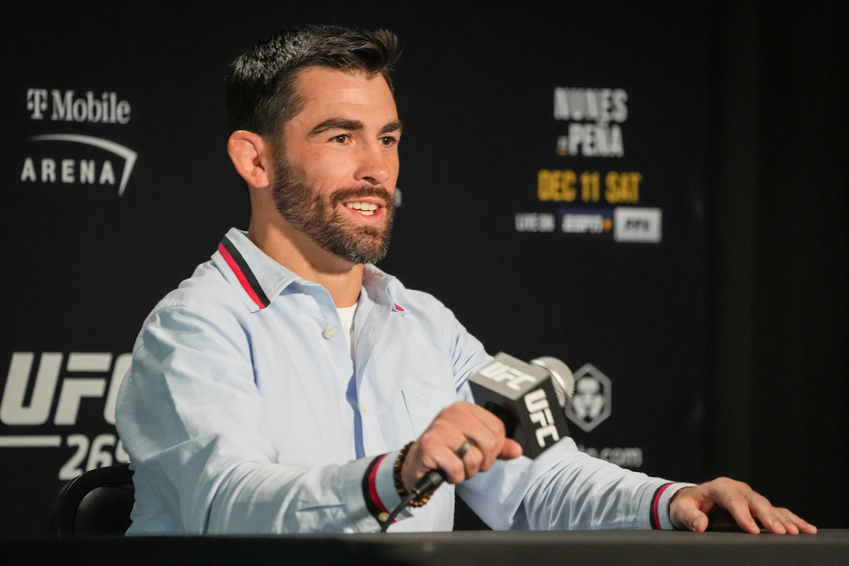 Ex-campeão do UFC, Cruz revela que Cormier não estuda lutas e critica postura do veterano