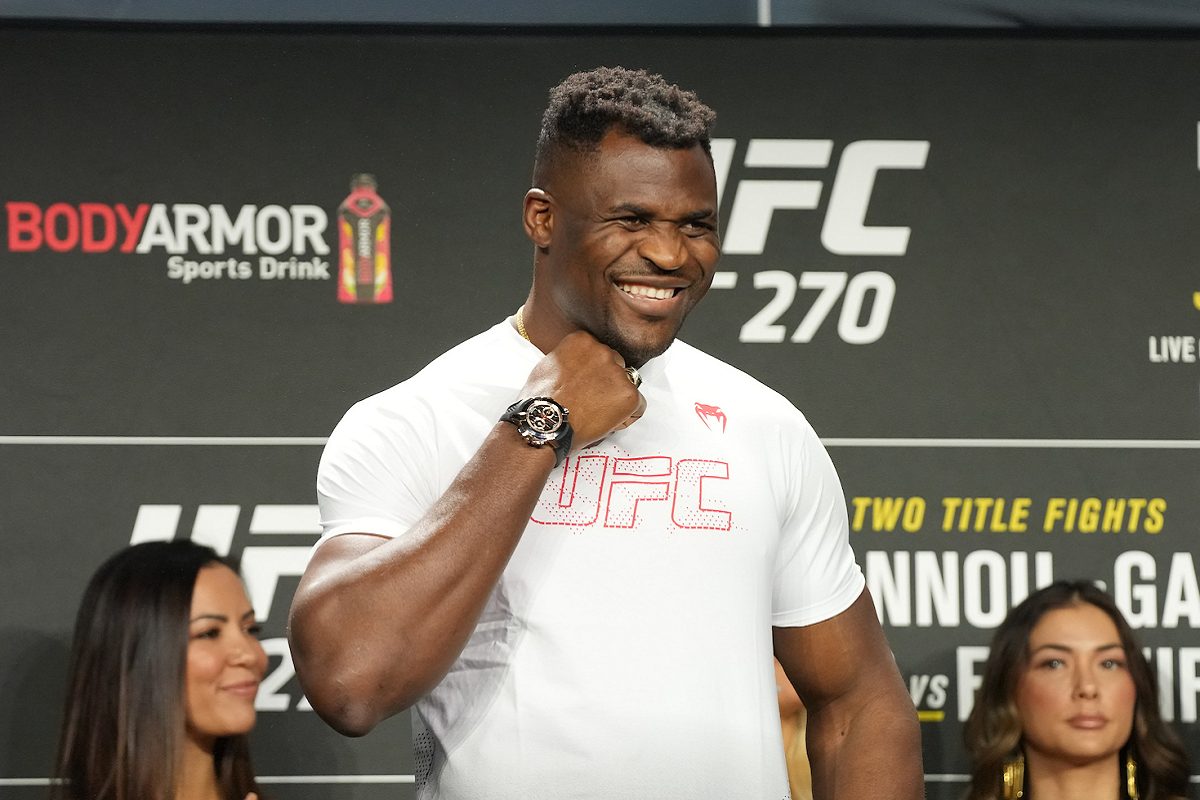Francis Ngannou classifica hipotética luta contra Jon Jones como a maior da história