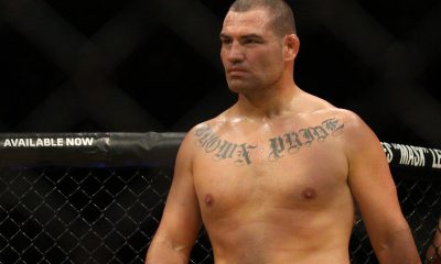 Ex-campeão do UFC, Cain Velasquez em ação no octógono.