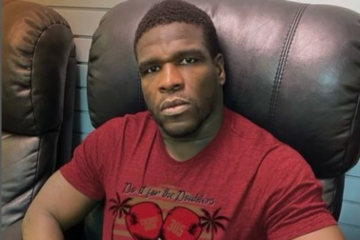 Ex-NFL é escalado para lutar boxe profissional no evento de Jorge Masvidal