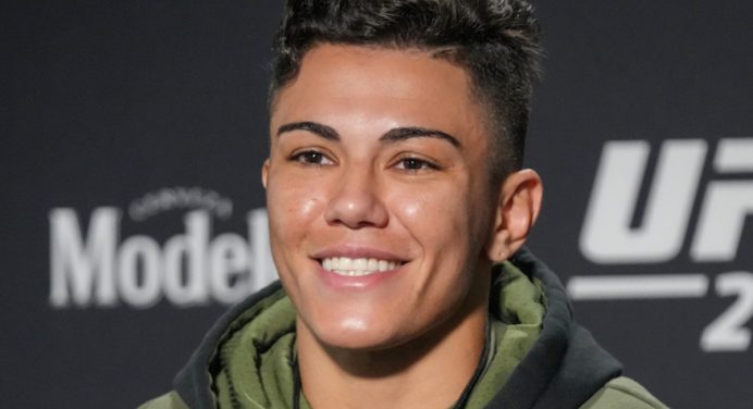 Jéssica ‘Bate-Estaca’ desmerece Julianna Peña e a classifica como uma ‘luta fácil’