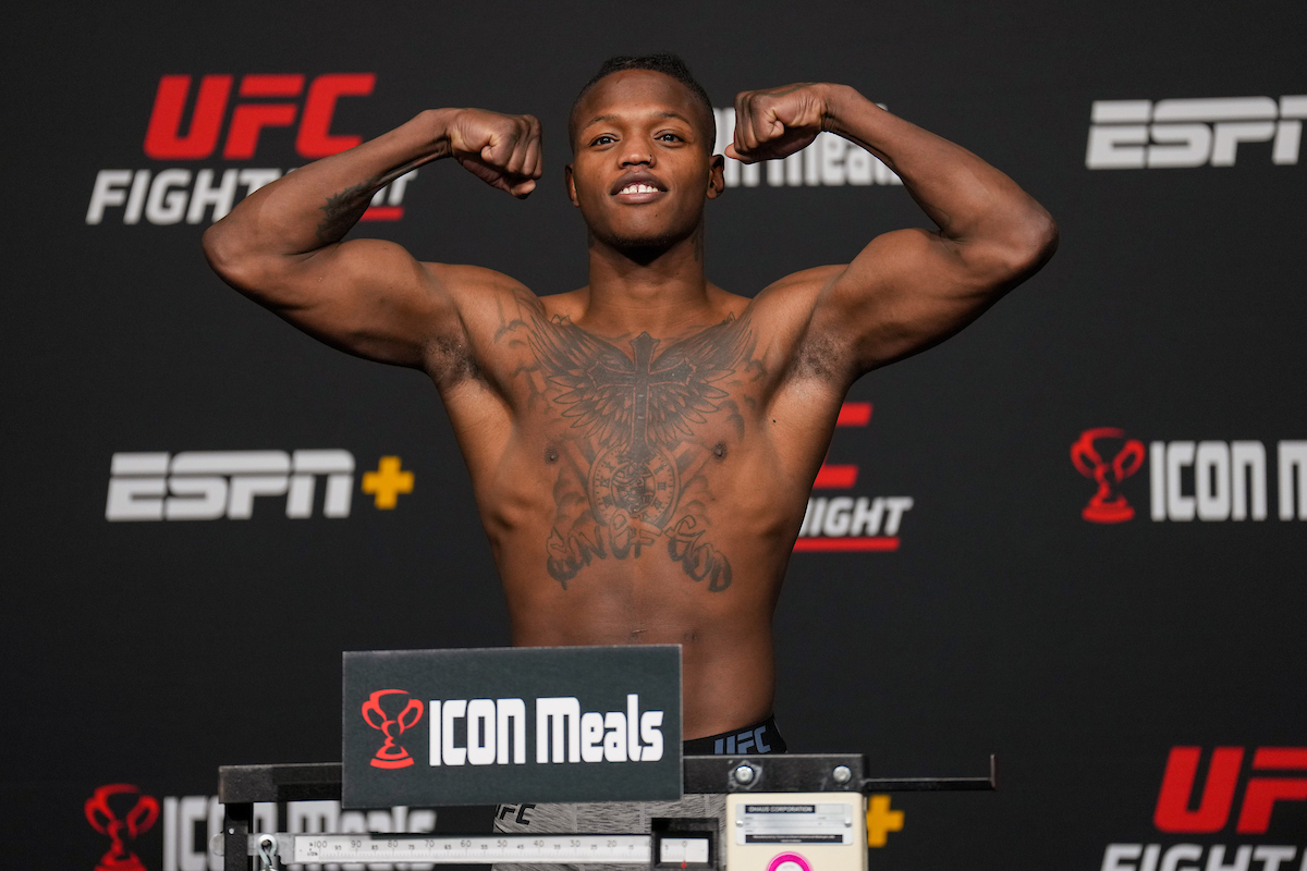 Promessa do MMA anuncia luta contra Ismael ‘Marreta’ em evento do UFC no Brasil