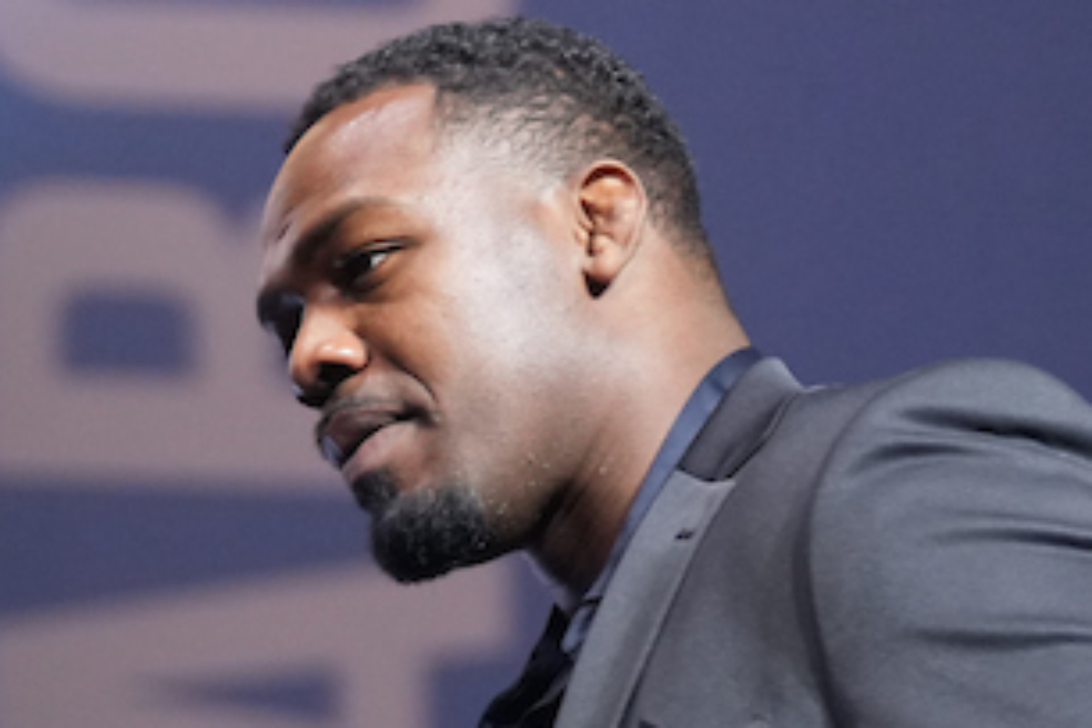 Michael Bisping alerta Jon Jones sobre excesso de ganho de peso