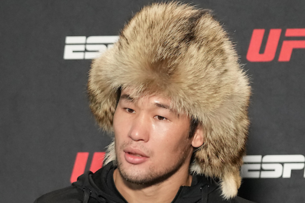 Rakhmonov promete ser campeão e desafia grandes nomes após impressionar no UFC