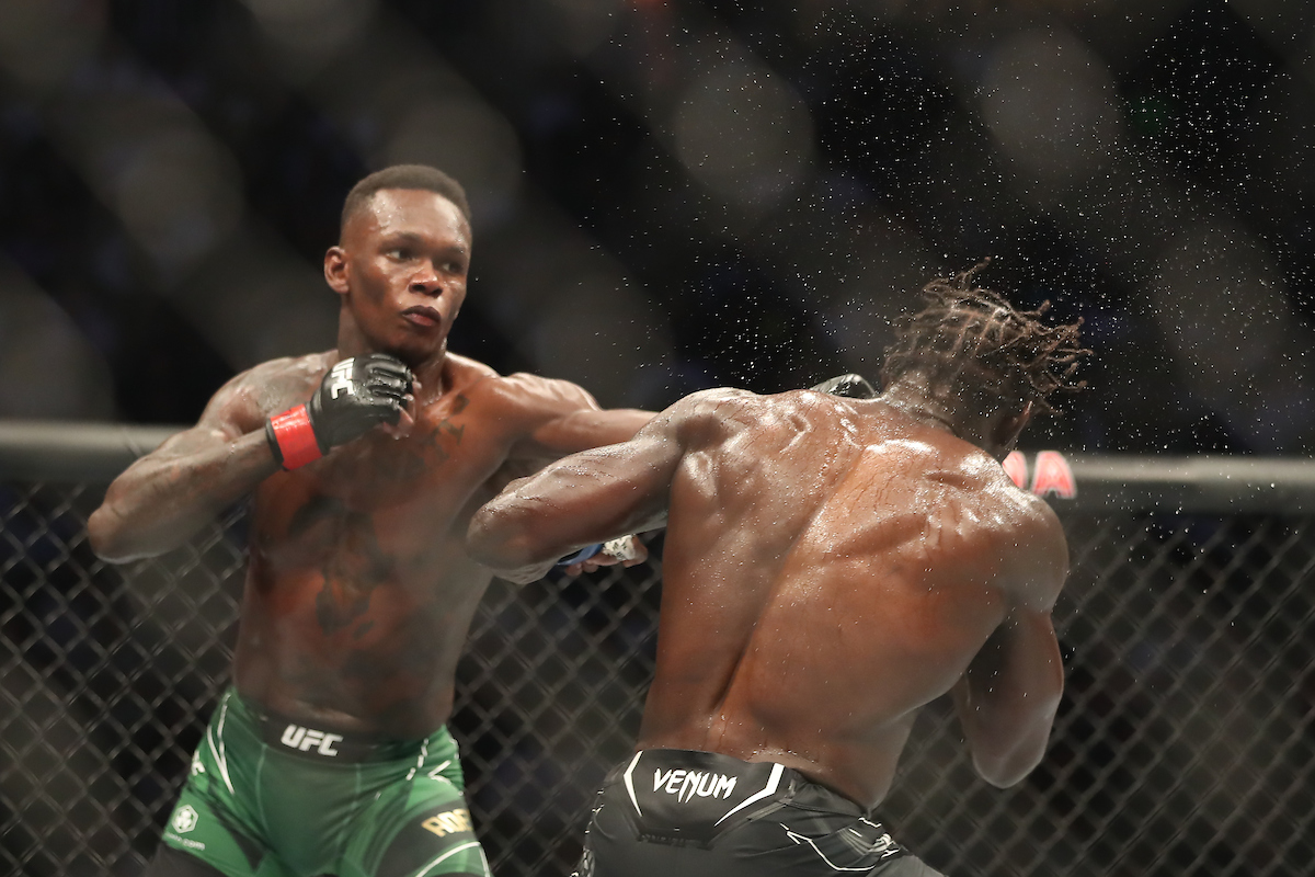 Treinador de Adesanya aponta fragilidades em jogo de Alex Poatan no MMA
