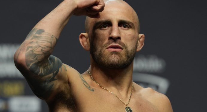 Volkanovski ignora ausência de Khabib no corner de Makhachev em superluta no UFC