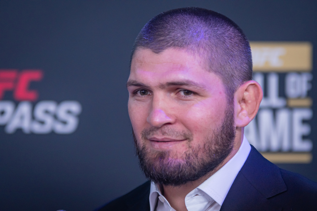 Khabib aprova Makhachev x Do Bronx no Brasil e exalta pupilo: “Islam pode finalizá-lo”