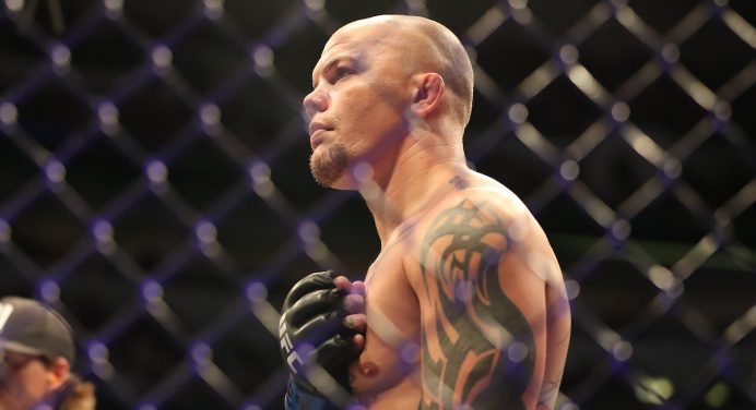 Adeus amargo! Anthony Smith é atropelado em sua luta de despedida no UFC Kansas City