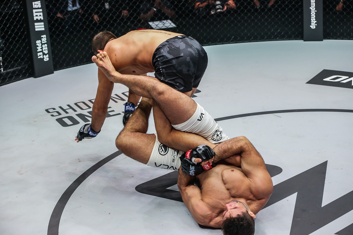‘Buchecha’ finaliza adversário no ONE e dedica vitória para Leandro Lo