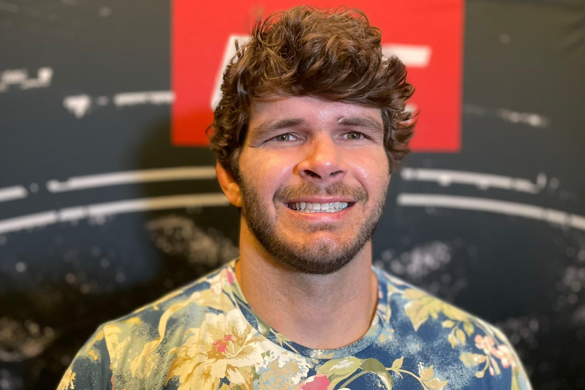 Philipe Lins mostra empolgação para luta após primeiro triunfo no UFC