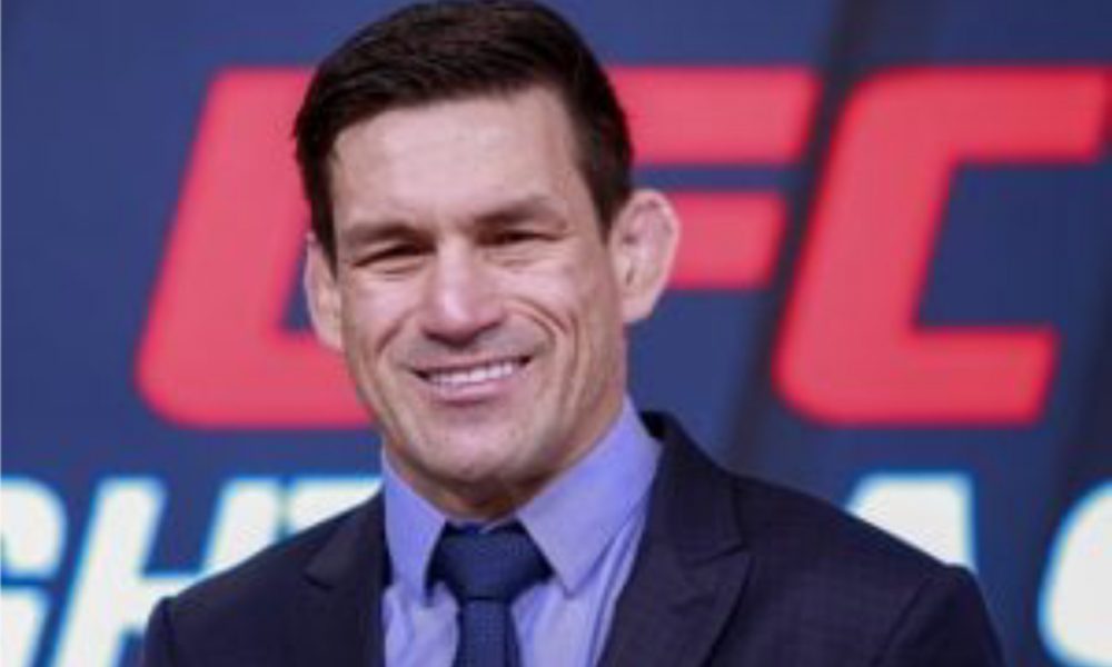 Demian Maia em sua nova função de comentarista do UFC Fight Pass.