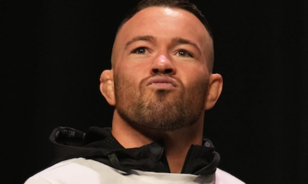 Colby Covington com seu rosto em destaque durante cerimônia do UFC