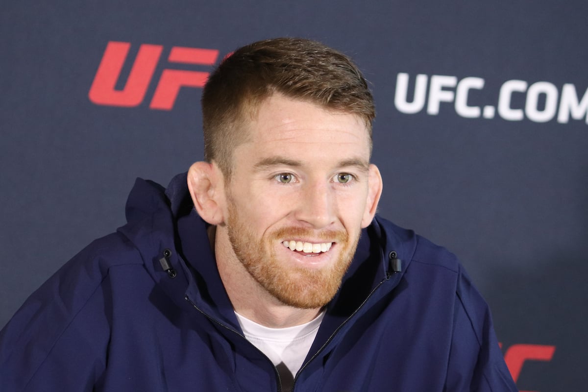 Cory Sandhagen sorridente durante um media day do UFC