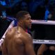 Anthony Joshua no ringue após a vitória sobre Jermaine Fraklin na O2 Arena, em Londres (ING).