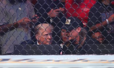 Ex-presidente dos EUA, Donald Trump acompanha ao lado do cantor Kid Rock o UFC 287.