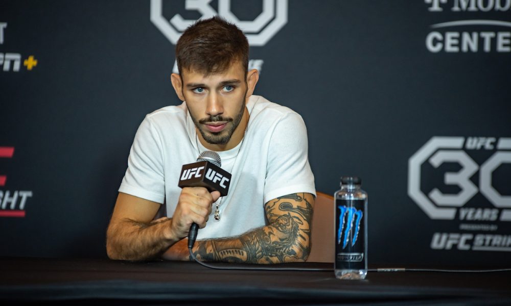 Matheus Nicolau fala com a imprensa antes de enfrentar Brandon Royval no UFC Kansas City.