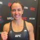 Norma Dumont posa para foto após a vitória sobre Karol Rosa no card preliminar do UFC Vegas 71.