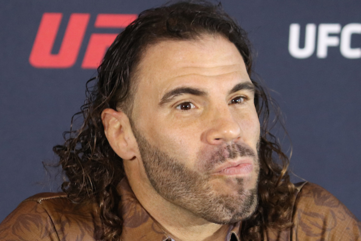 Irritado! Dana White critica lutador que simulou aposentadoria no UFC Kansas City