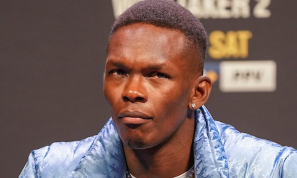 Israel Adesanya participa de coletiva de imprensa do UFC