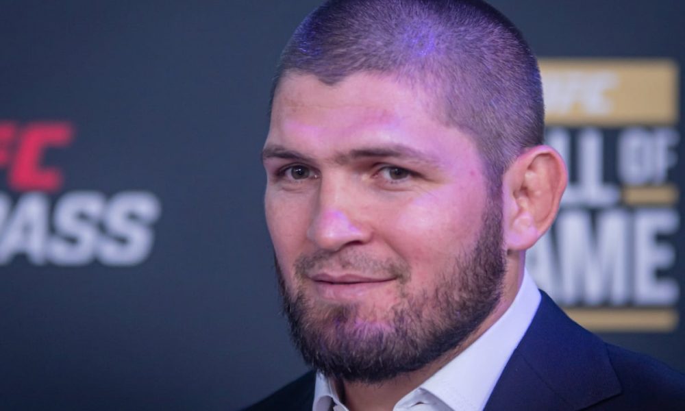 Khabib Nurmagomedov é homenageado pelo UFC com entrada no Hall da Fama.