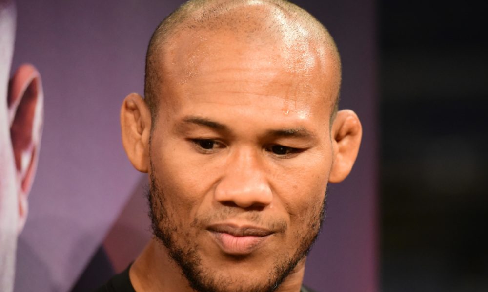 Ronaldo Jacaré atende jornalistas no media day do UFC.