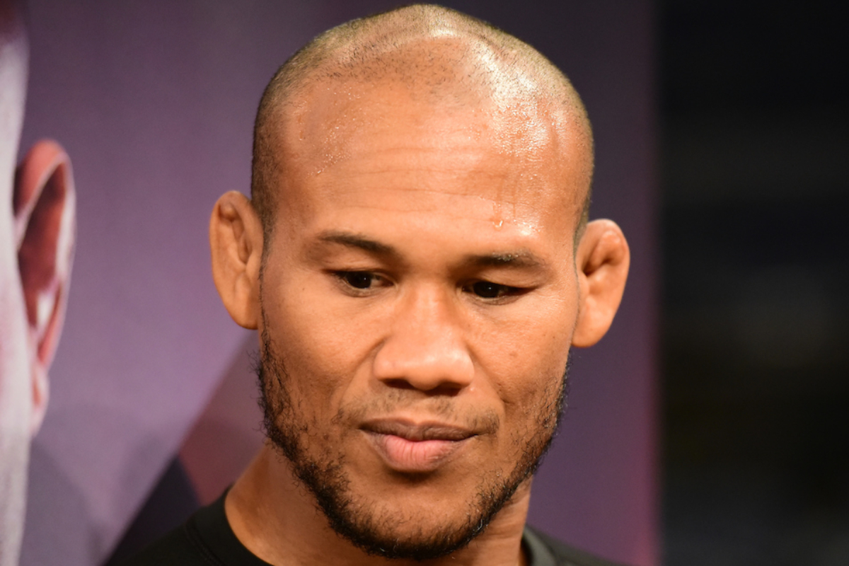 Ronaldo Jacaré atende jornalistas no media day do UFC.